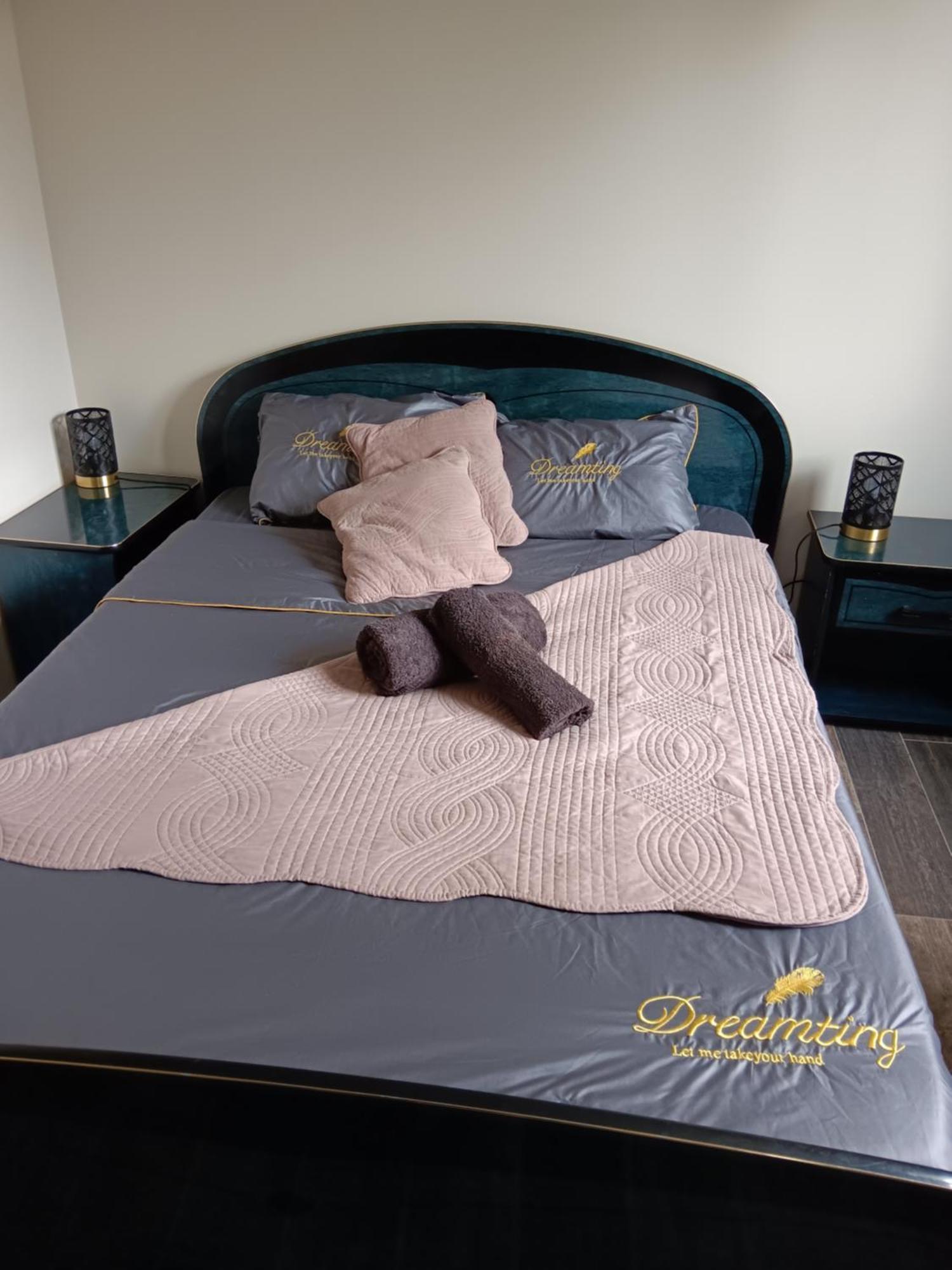 Chambre Privee Dans Une Maison Familiale Charmes  Exterior foto